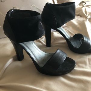 Gorgeous black heels